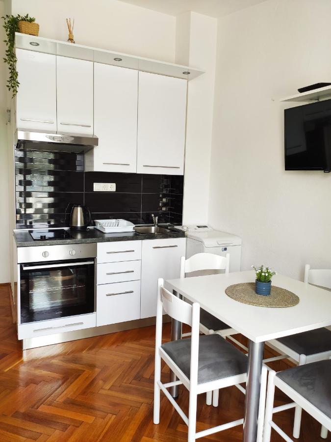 Apartman Marina II 로고즈니차 외부 사진